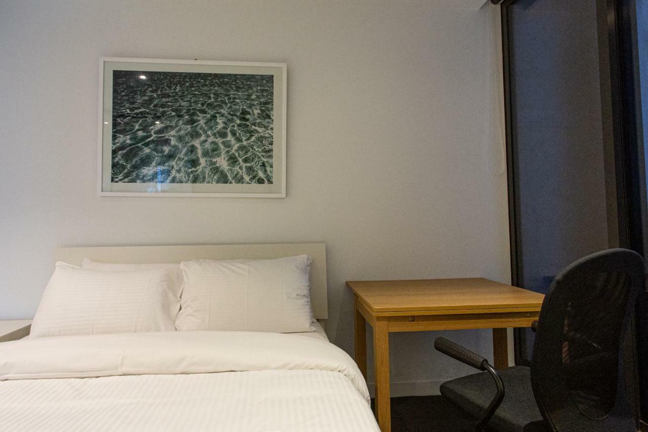 Readyset Apartments At Madison Melbourne Exterior photo