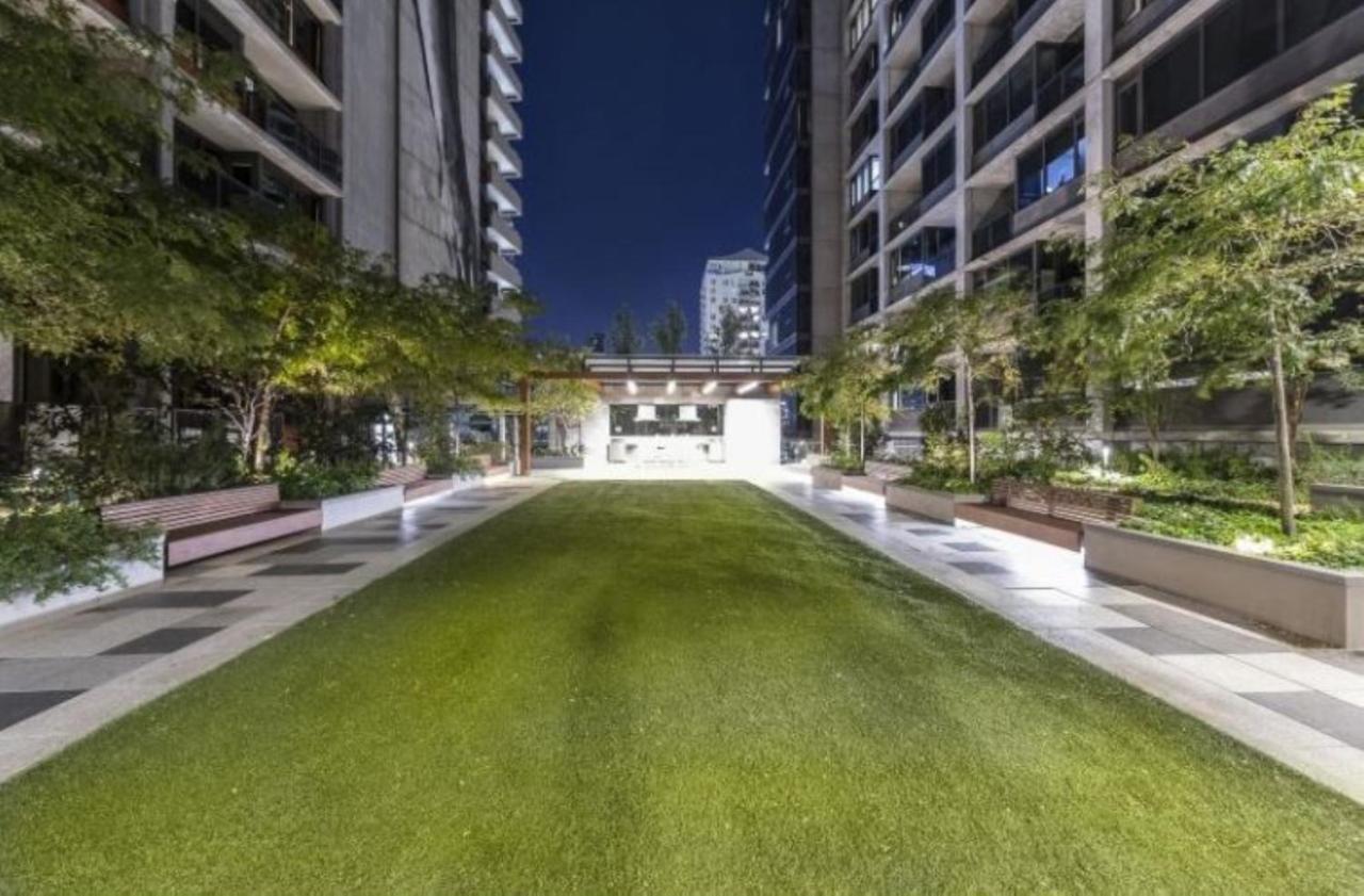 Readyset Apartments At Madison Melbourne Exterior photo